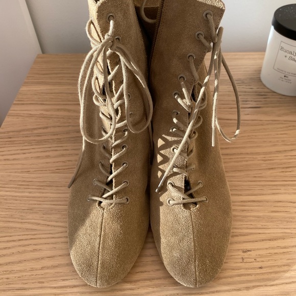 Zara Suede Lace Up Boots 🤎 - Picture 4 of 6